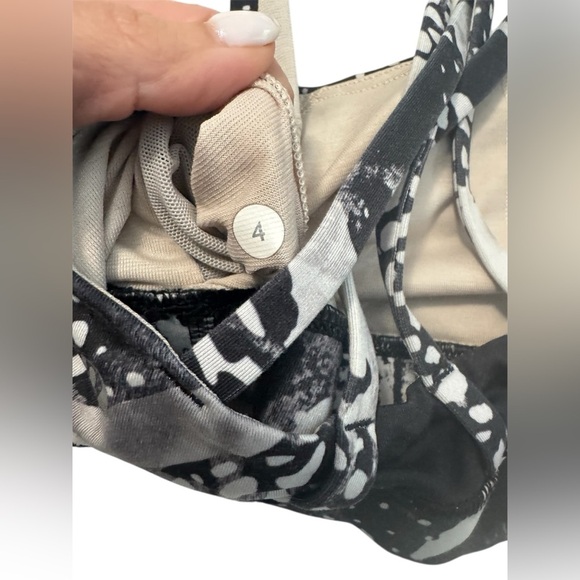 Lululemon Energy Bra in Static Mist White Black - Picture 5 of 7